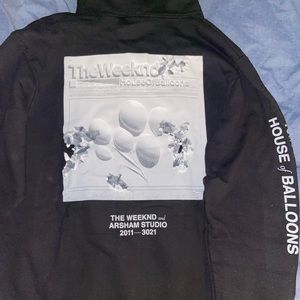 Brand new, never worn XO The Weeknd hoodie House of Balloons edition. Size M.